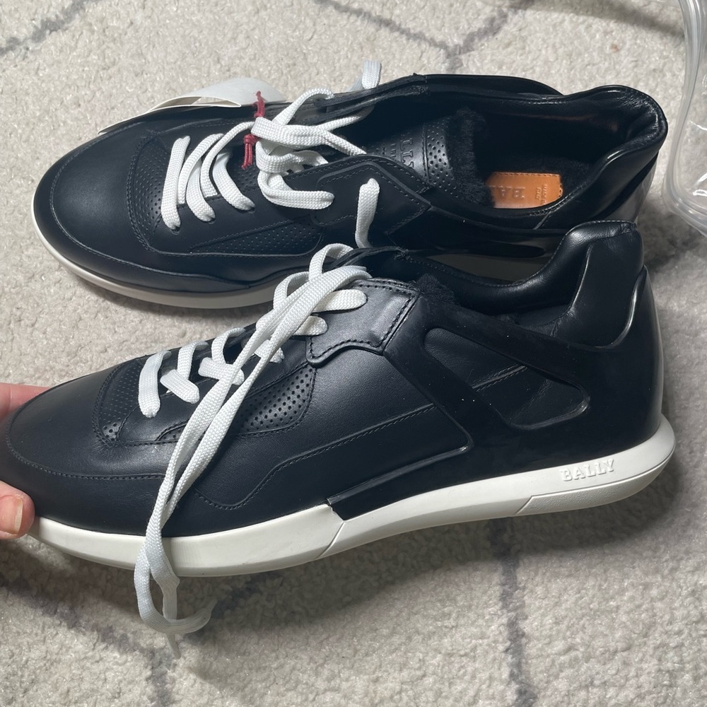 Bally Men's Avion-Fo sneakers fur Black and White Leather Sneakers